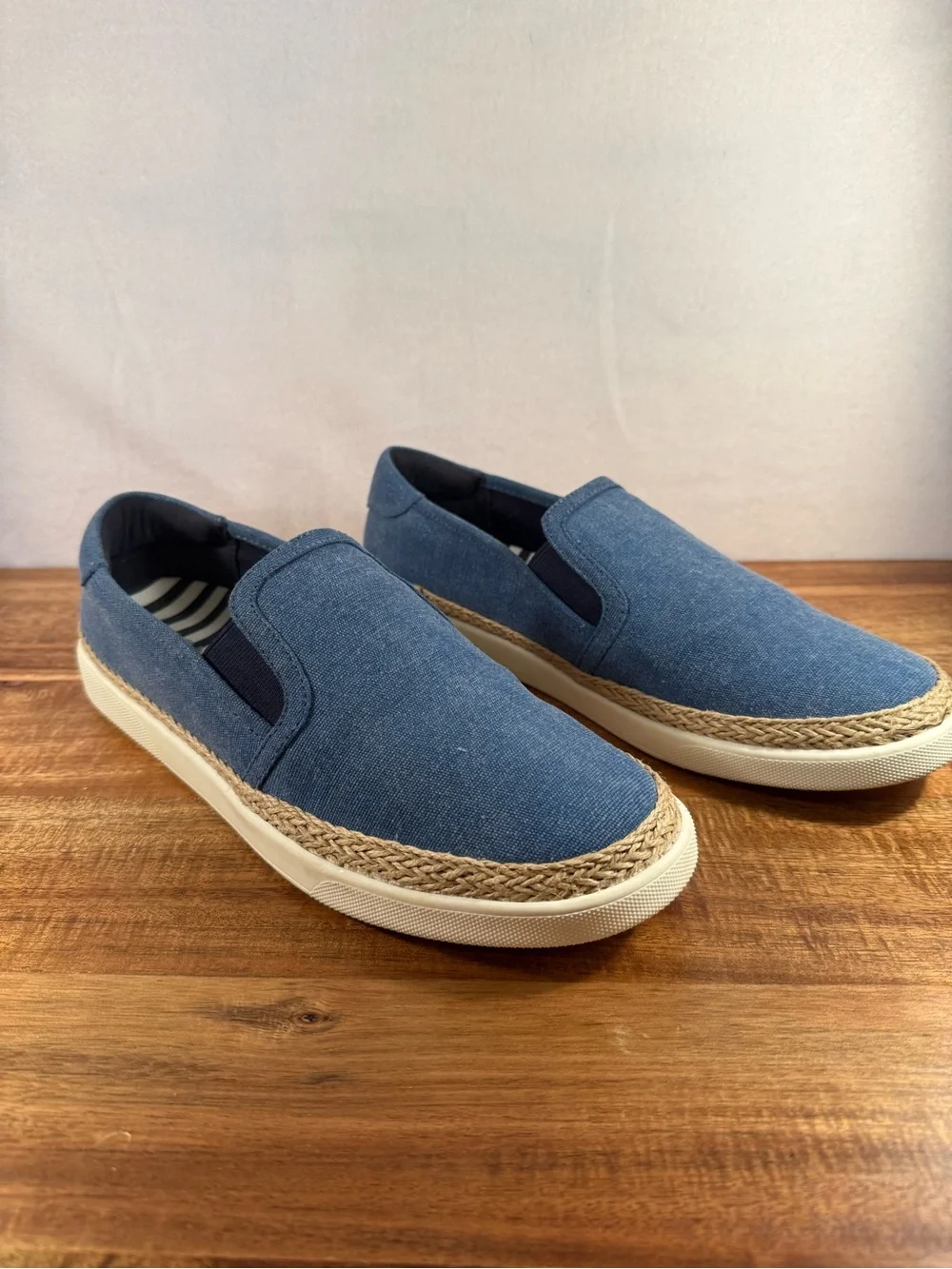 Vionic Rae Slip-on Espadrille Sneaker Blue Denim Size 9 NWOT